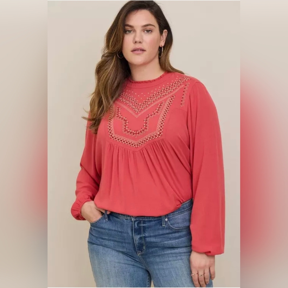 💚 Torrid Crinkle Gauze Relaxed Embroidered Blouse